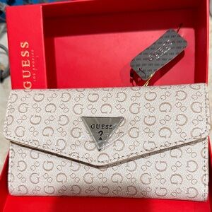 GUESS NWT Lathan SLG Khaki Monogram Multiple pocket Trifold Wallet in Box